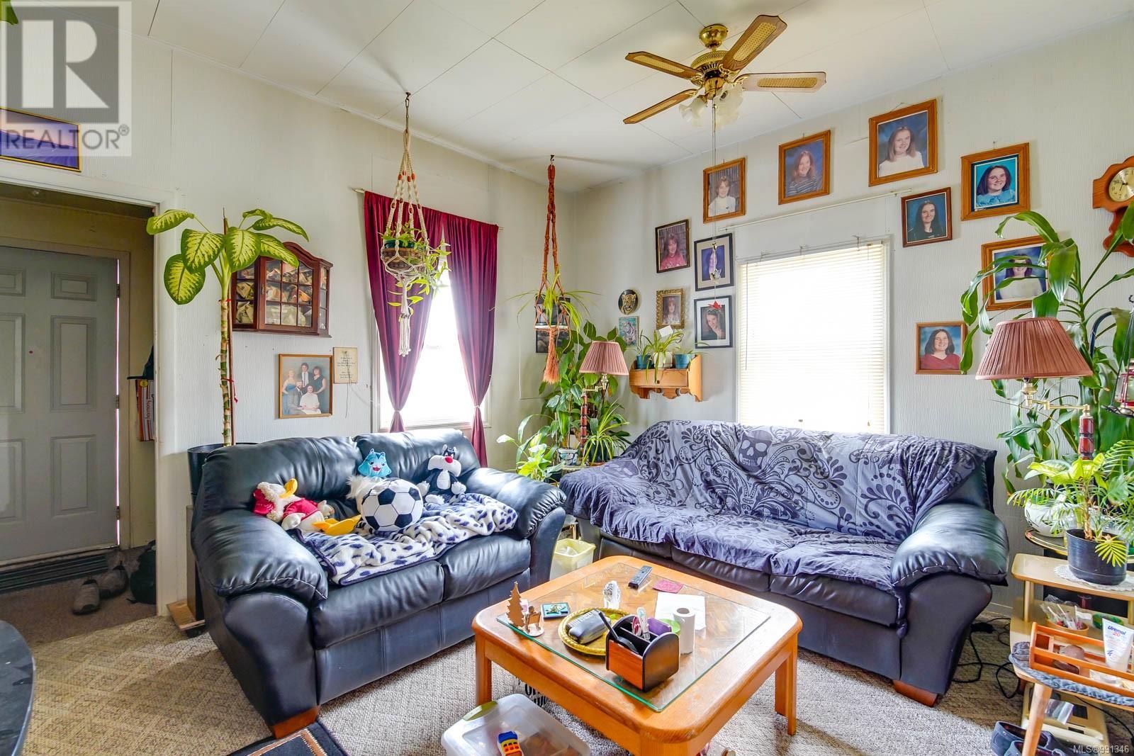Property at 3963 9th Ave image 3