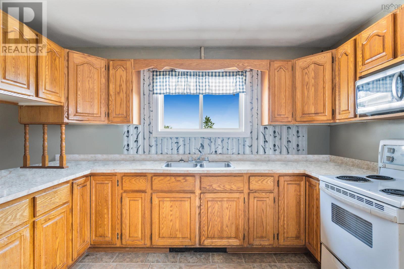 6580 Highway 215, Cheverie, Nova Scotia  B0N 1G0 - Photo 8 - 202505009