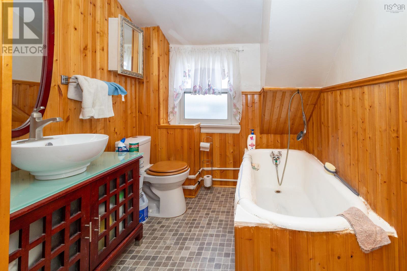 109 Welton Street, Sydney, Nova Scotia  B1P 5R6 - Photo 20 - 202505011