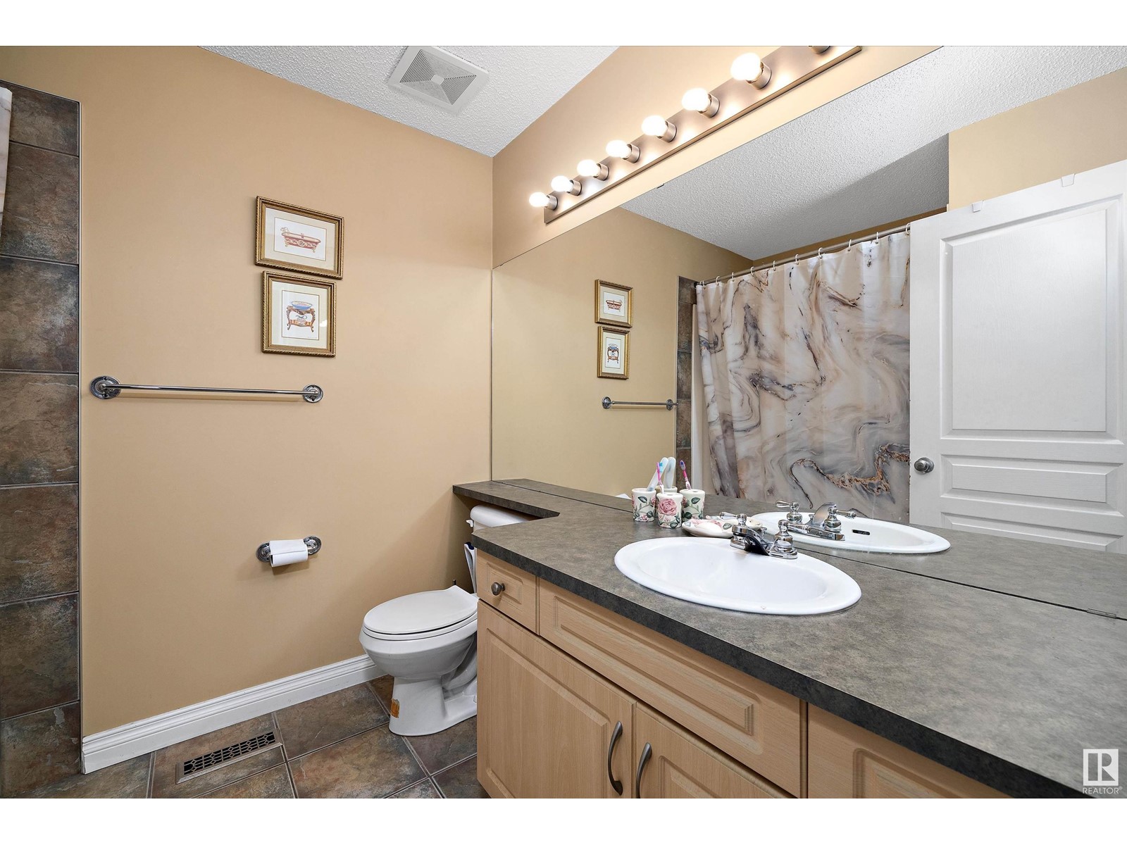 Property at 356 CALDERON CR NW image 3