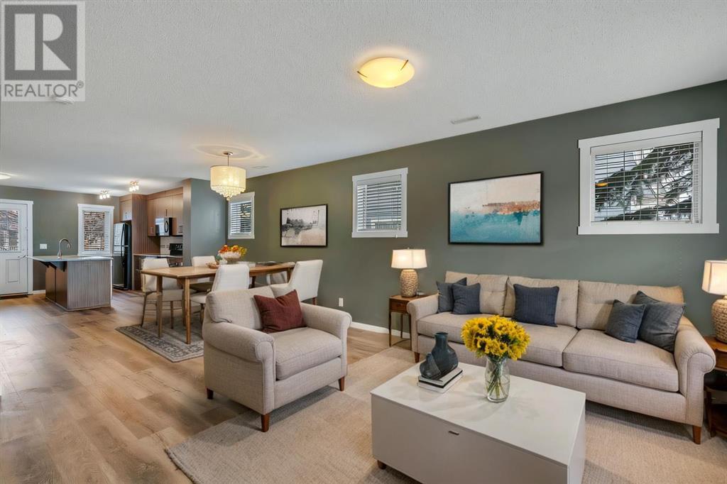 537 Mckenzie Towne Close Se, Calgary, Alberta  T2Z 1A8 - Photo 3 - A2191353