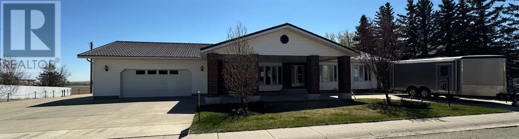 371 11 Street S, Three Hills, Alberta  T0M 2A0 - Photo 2 - A2186148