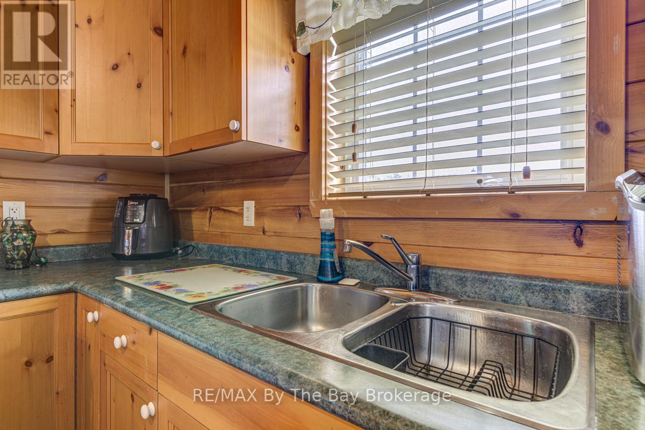 44 Cabin Crescent, Wasaga Beach, Ontario  L9Z 1X7 - Photo 11 - S12023029