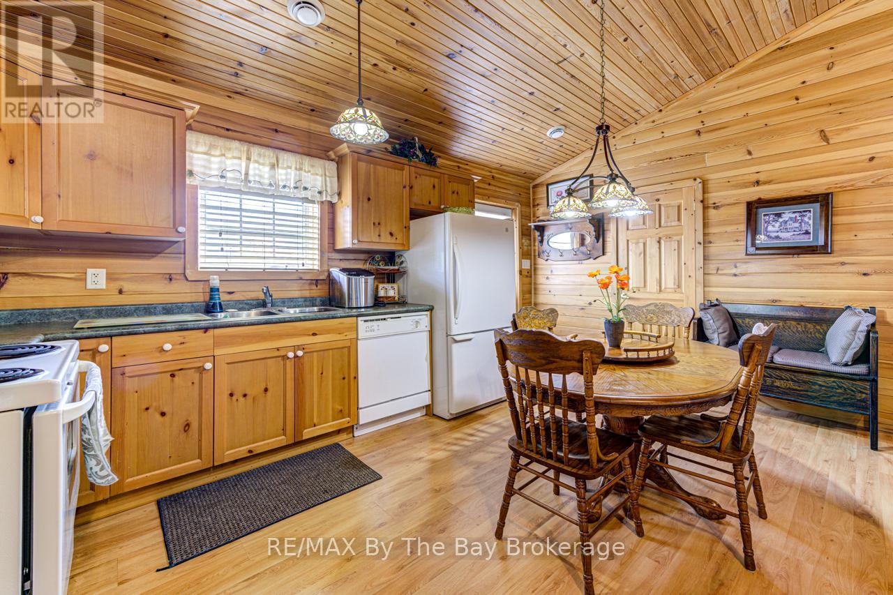 44 Cabin Crescent, Wasaga Beach, Ontario  L9Z 1X7 - Photo 12 - S12023029