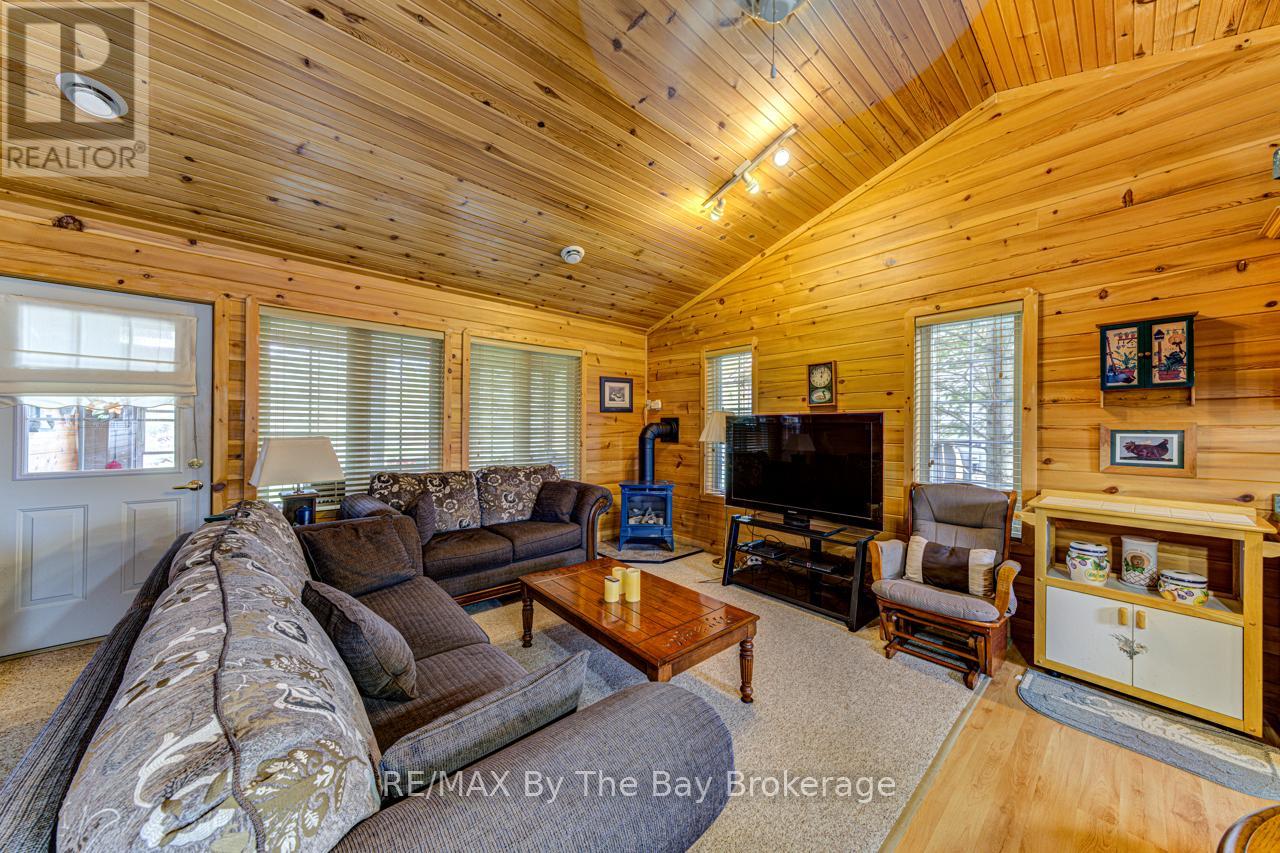 44 Cabin Crescent, Wasaga Beach, Ontario  L9Z 1X7 - Photo 15 - S12023029