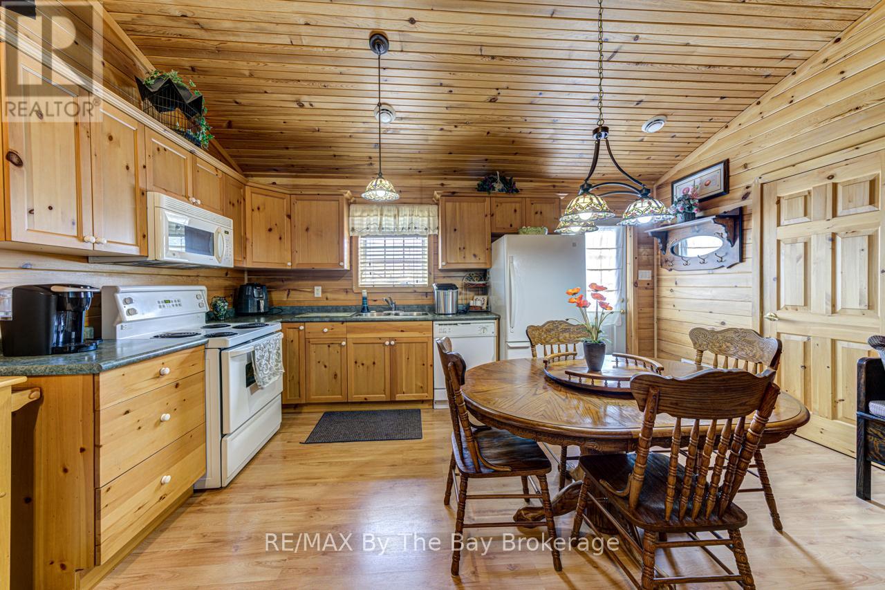 44 Cabin Crescent, Wasaga Beach, Ontario  L9Z 1X7 - Photo 6 - S12023029