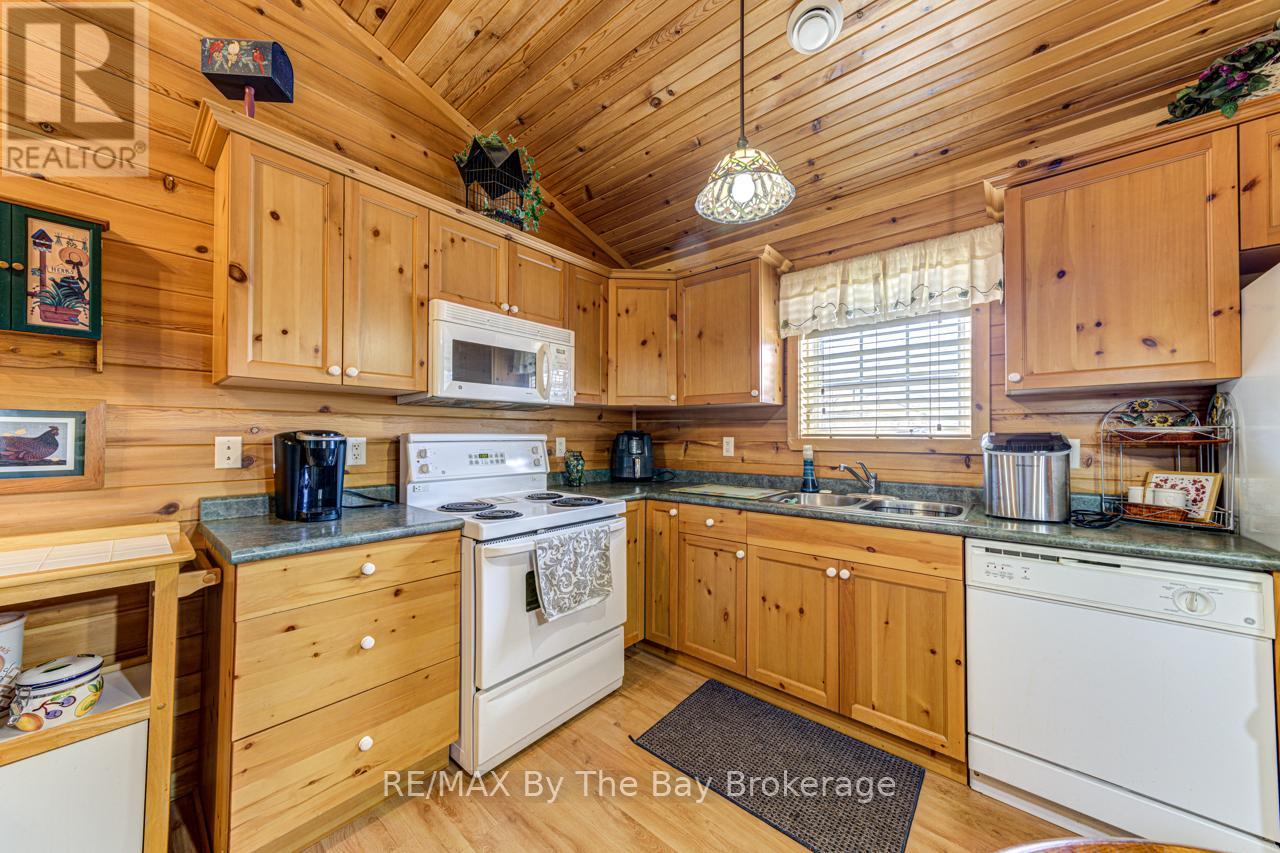 44 Cabin Crescent, Wasaga Beach, Ontario  L9Z 1X7 - Photo 7 - S12023029