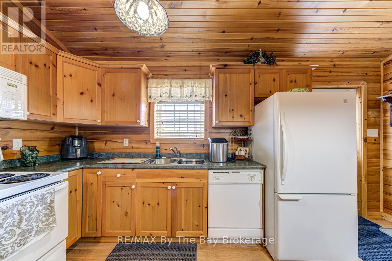 44 Cabin Crescent, Wasaga Beach, Ontario  L9Z 1X7 - Photo 8 - S12023029