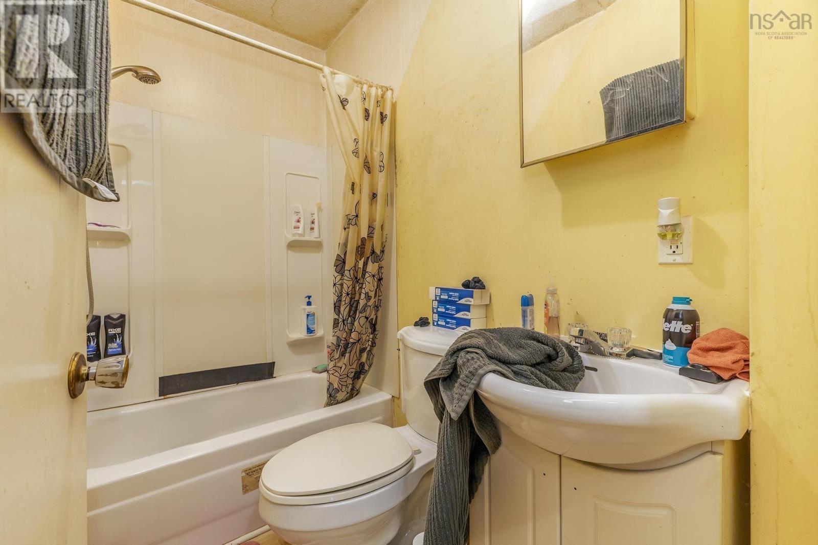 303 South Foord Street, Stellarton, Nova Scotia  B0K 1S0 - Photo 18 - 202502521