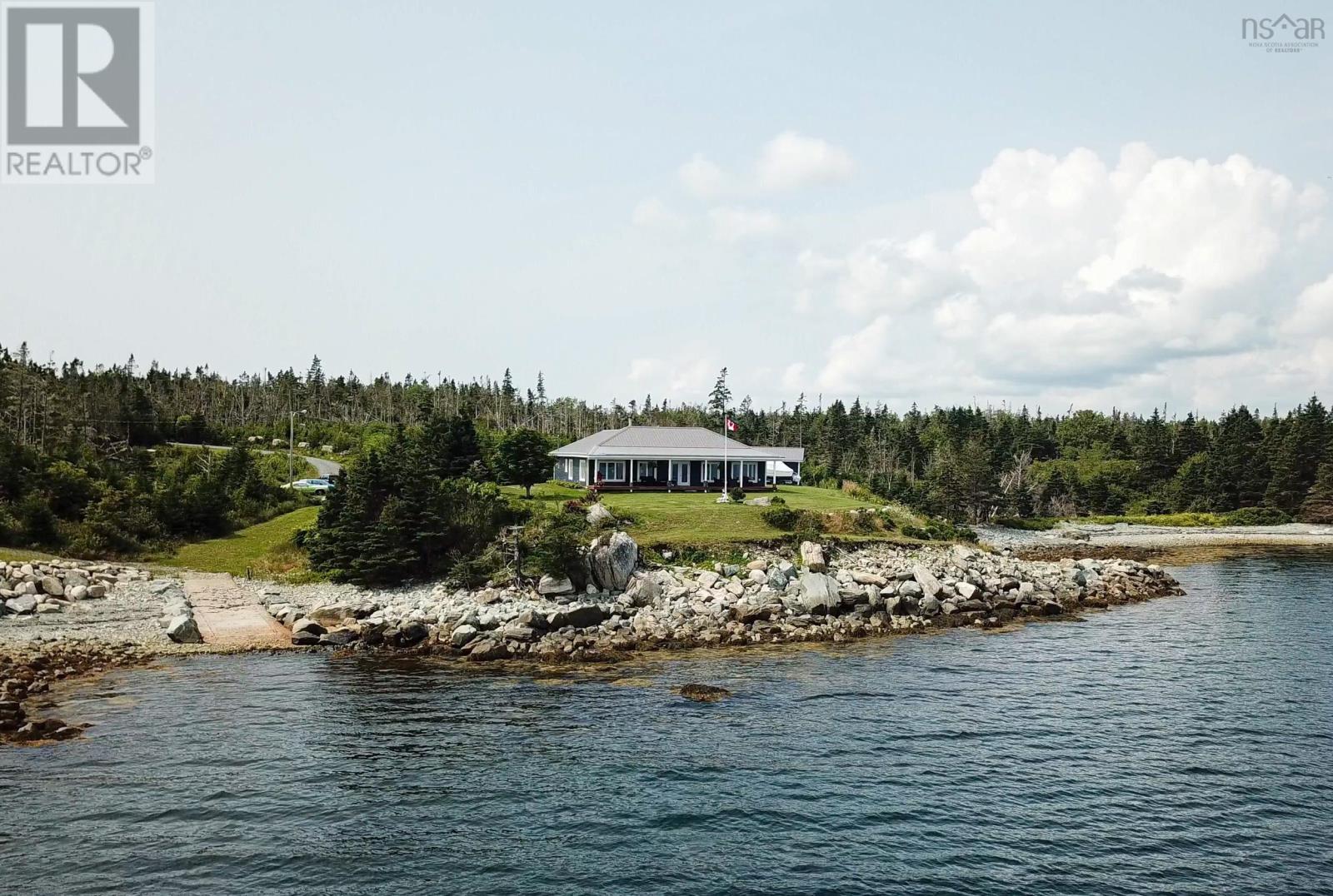 201 Southwest Cove Road, Southwest Cove, Nova Scotia  B0J 2L0 - Photo 10 - 202504232