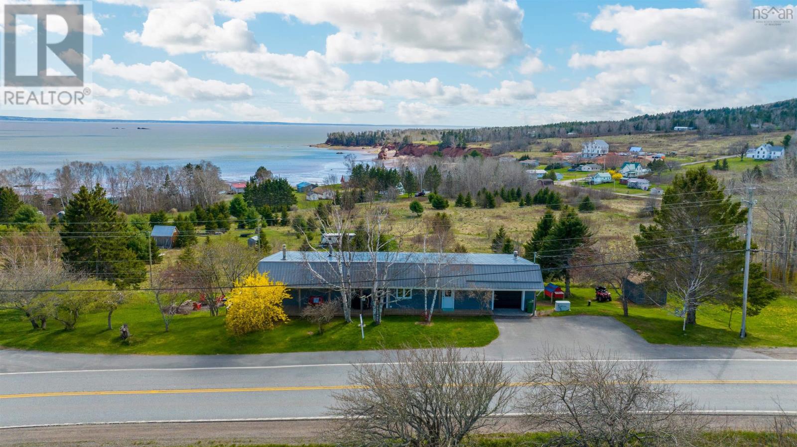 1994 Highway 2, Lower Economy, Nova Scotia  B0M 1B0 - Photo 3 - 202504530