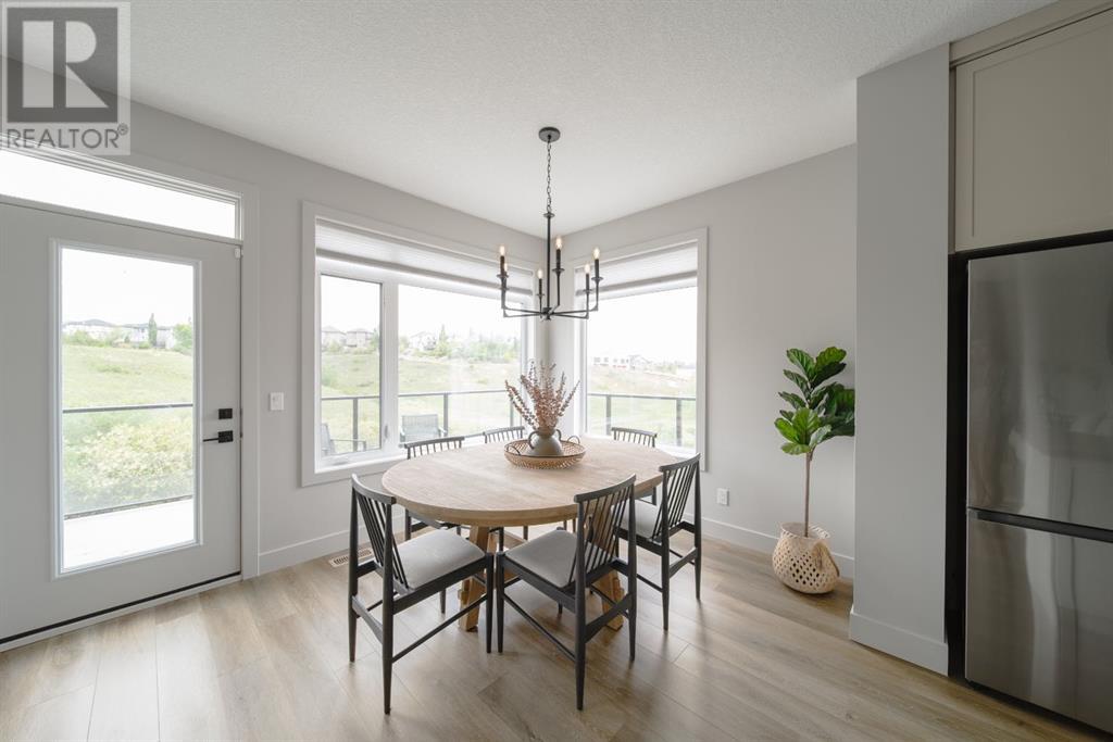 98 Royal Elm Green Nw, Calgary, Alberta  T3G 0G8 - Photo 7 - A2198427