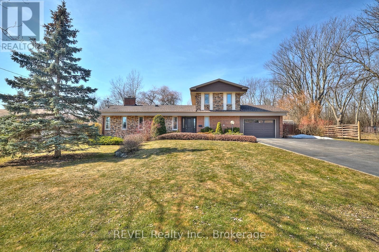 Property at 1121 PETTIT ROAD image 2