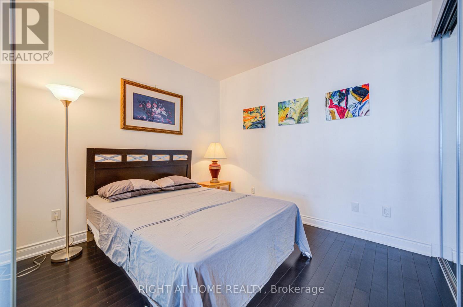 7405 C - 388 Yonge Street, Toronto, Ontario  M5B 0A4 - Photo 9 - C12023027