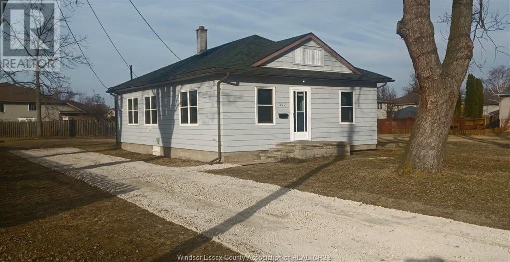 MLS# 25005917: 327 BOUFFARD, LaSalle, Canada