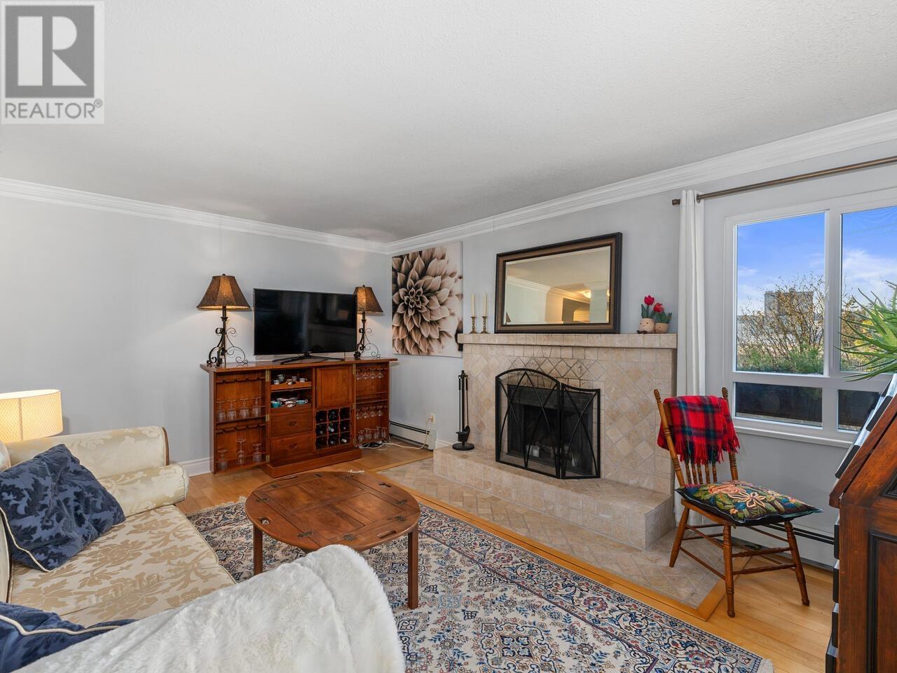 203 215 N Templeton Drive, Vancouver, British Columbia  V5L 3E3 - Photo 1 - R2962718
