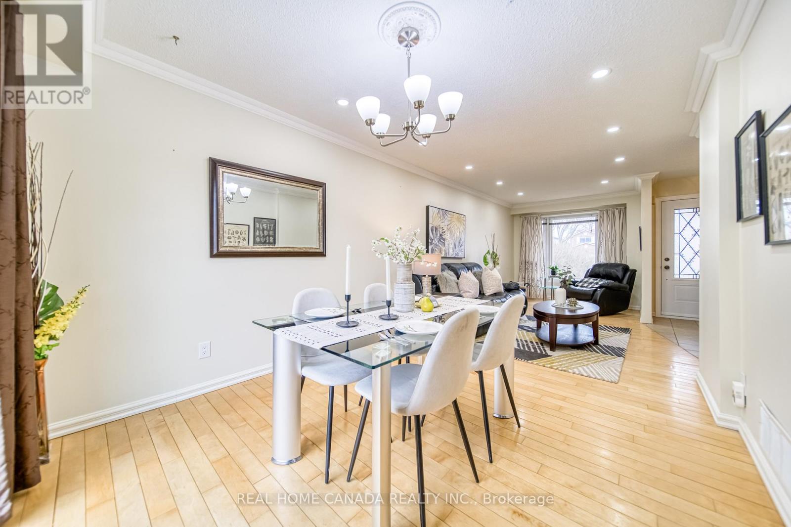 Property at 6051 FULLERTON CRESCENT image 3