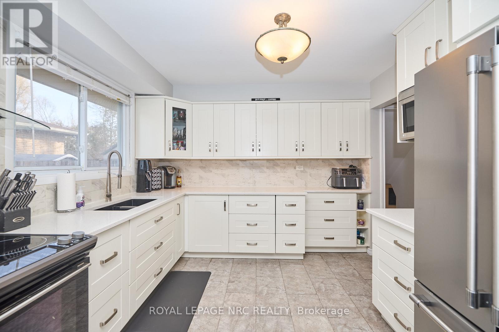 28 Ramsey Street, St. Catharines, Ontario  L2N 2K1 - Photo 12 - X12023269