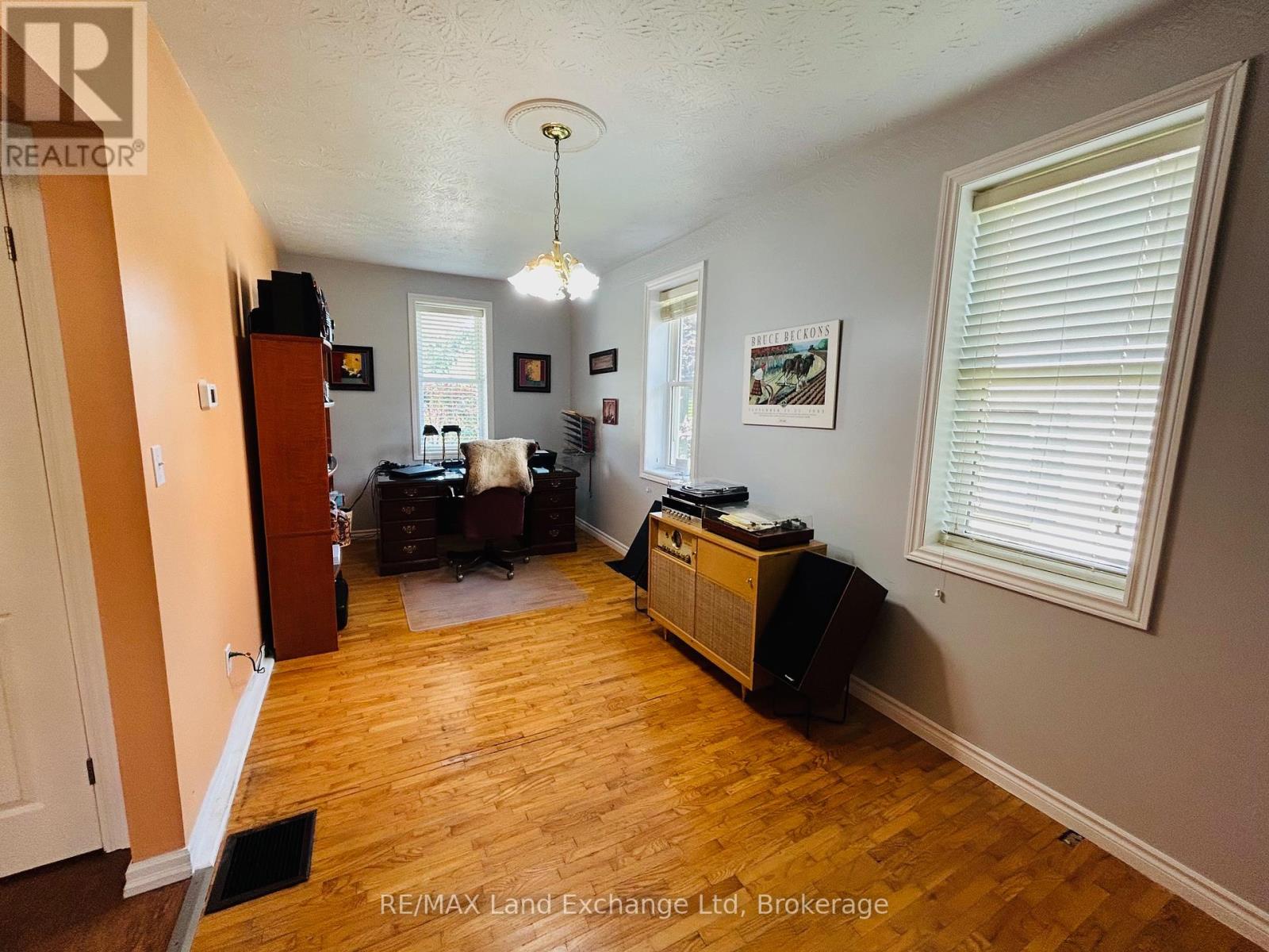 18 Clarinda Street S, South Bruce, Ontario  N0G 2S0 - Photo 11 - X12023264