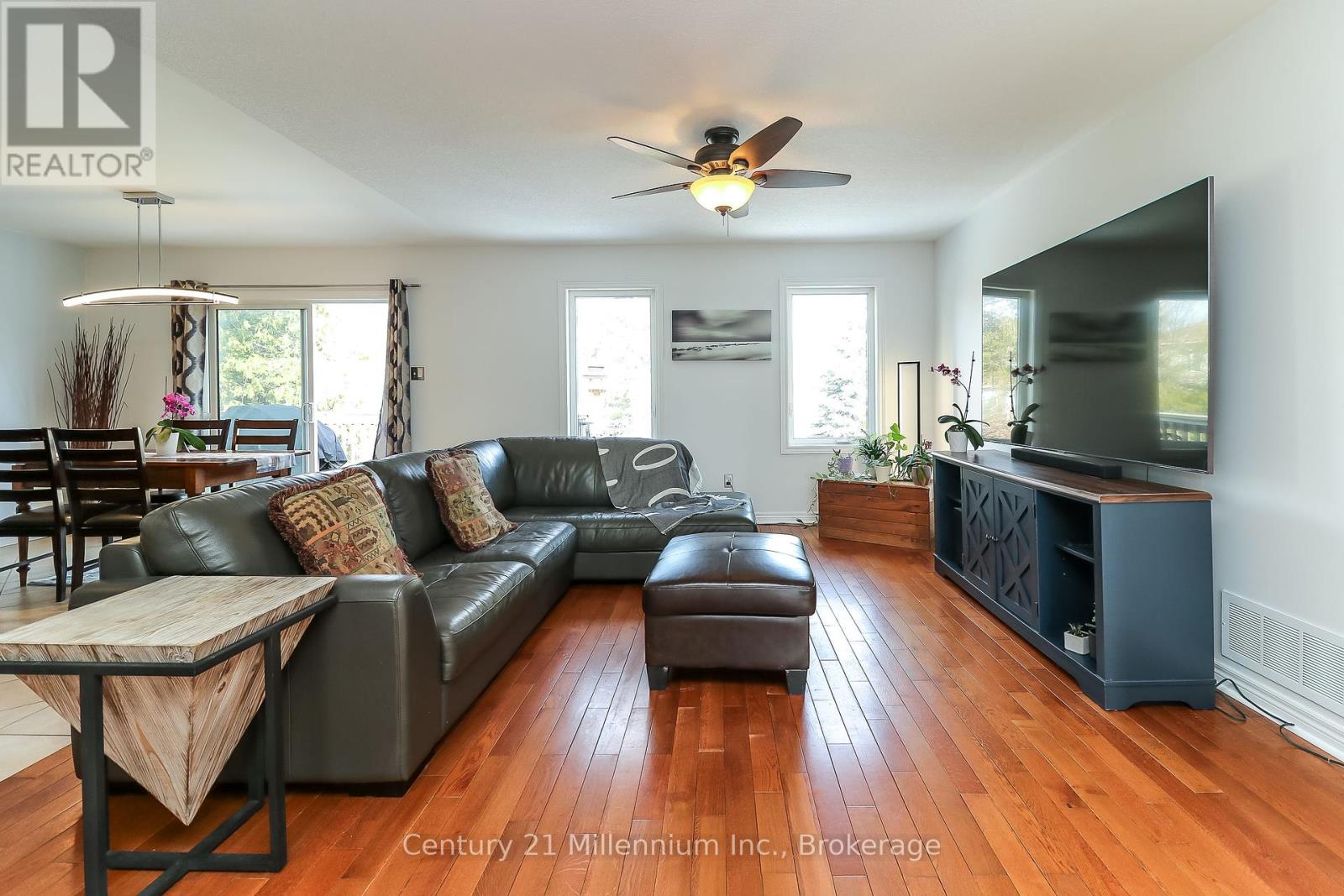 Property at 140 CONSTANCE BOULEVARD image 4