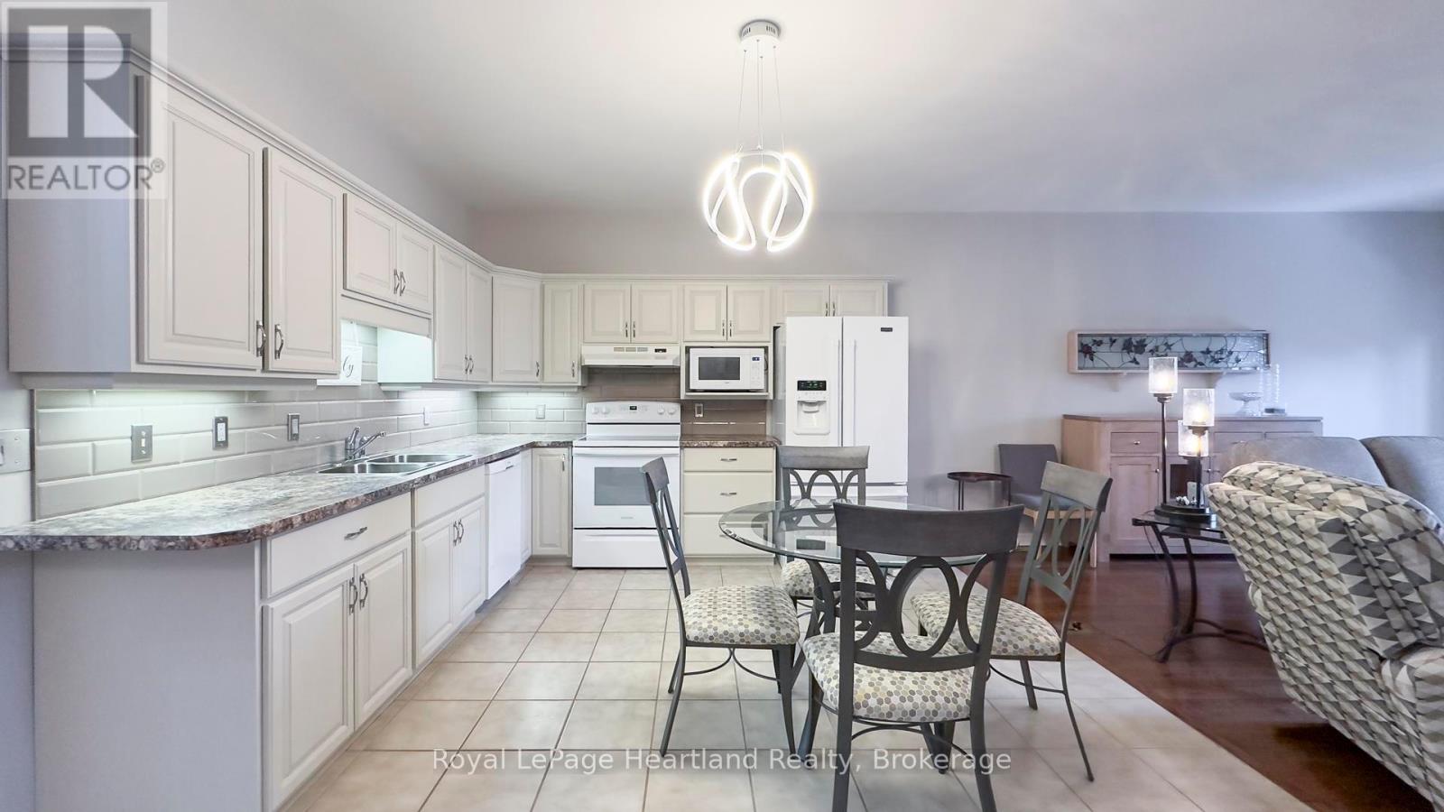 247 Martha Street, Goderich, Ontario  N7A 3B4 - Photo 6 - X12023305
