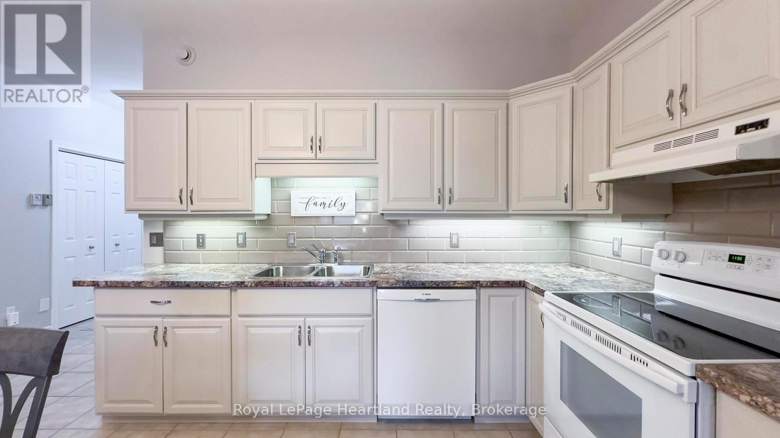247 Martha Street, Goderich, Ontario  N7A 3B4 - Photo 9 - X12023305