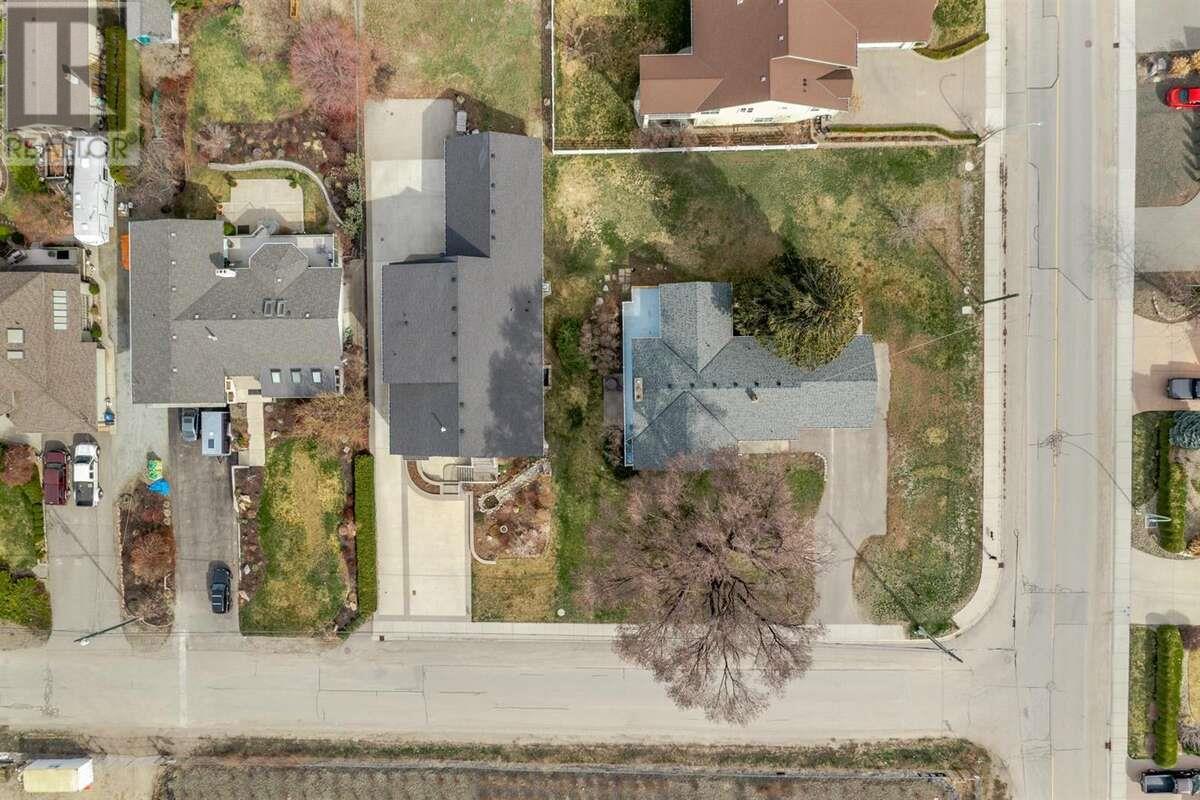 Property at 800 Montigny Road image 3
