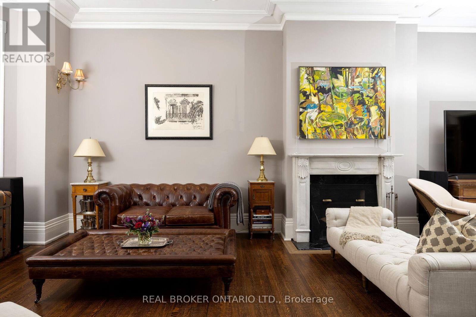 Property at 298 BERKELEY STREET image 4