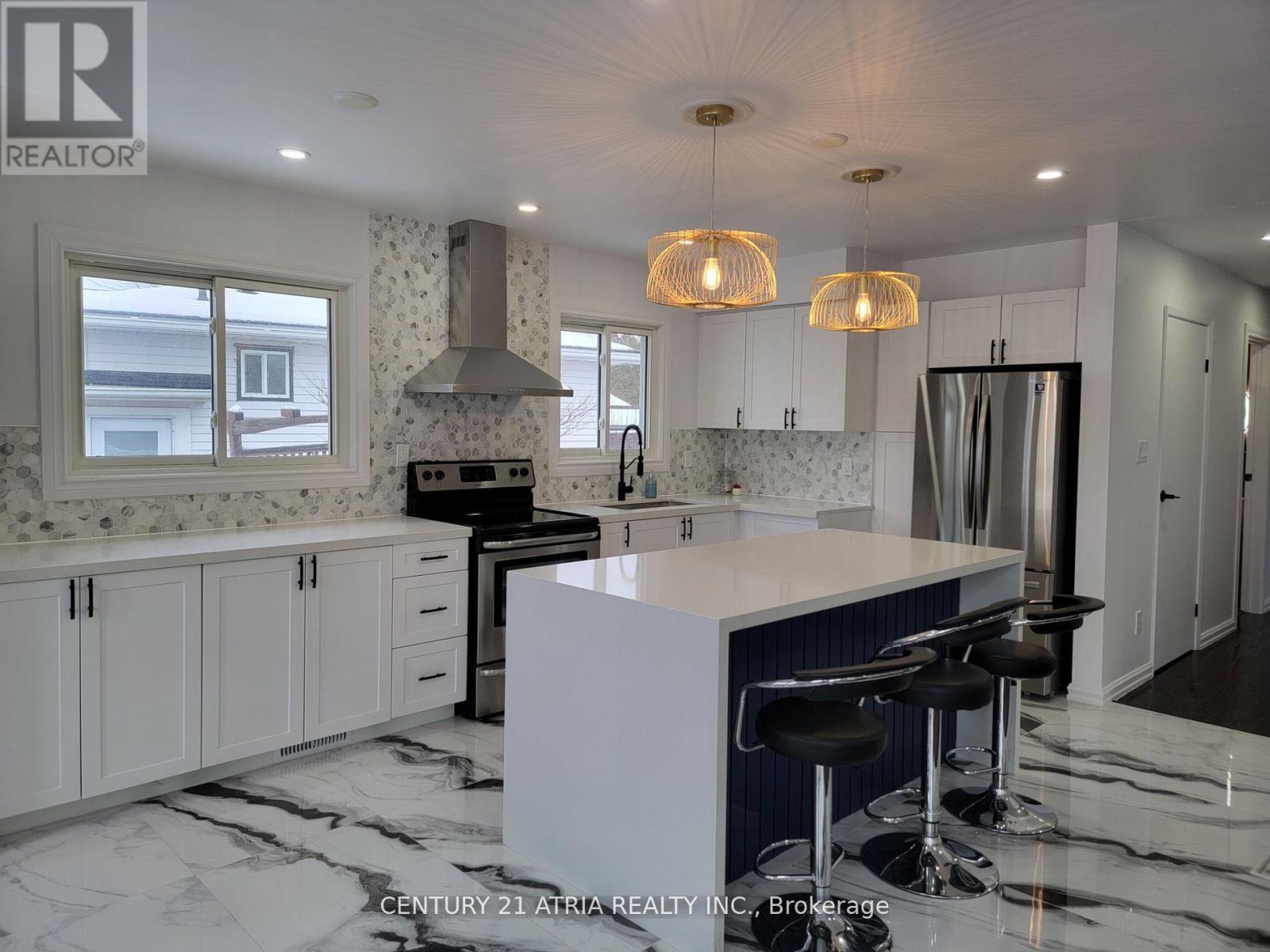 Property at 211 MADAWASKA AVENUE image 1