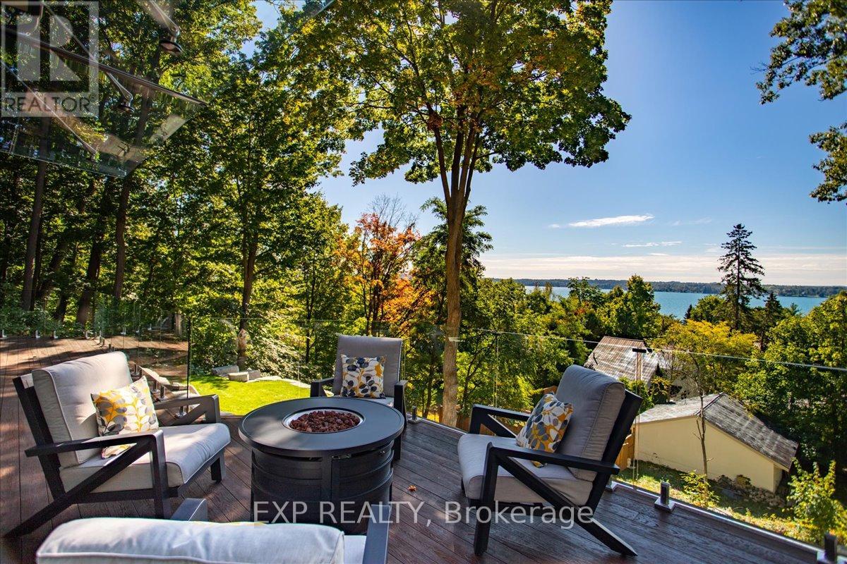 Property at 11 CRESTWOOD DRIVE image 3