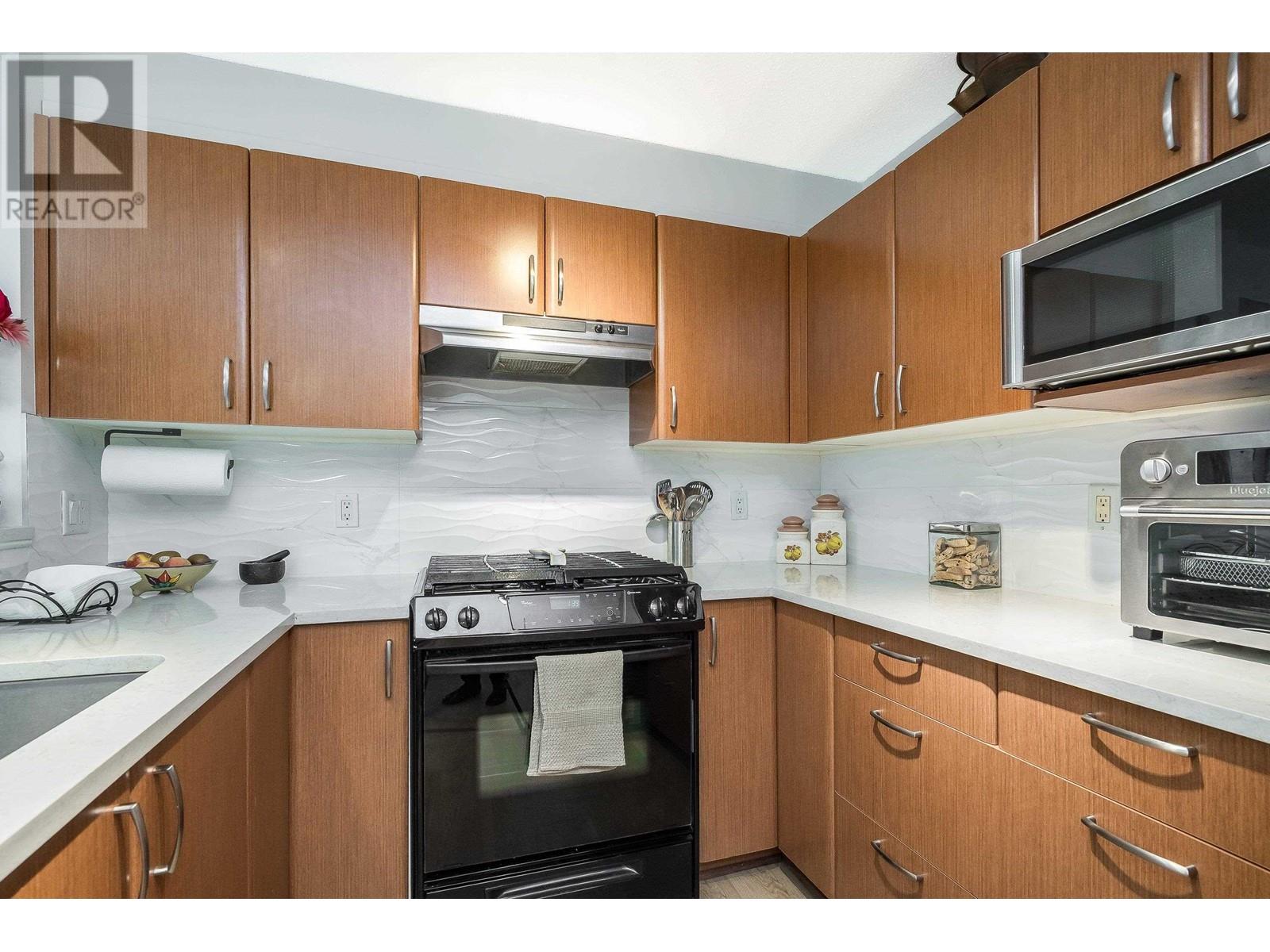 301 4723 Dawson Street, Burnaby, British Columbia  V5C 0A7 - Photo 4 - R2975326