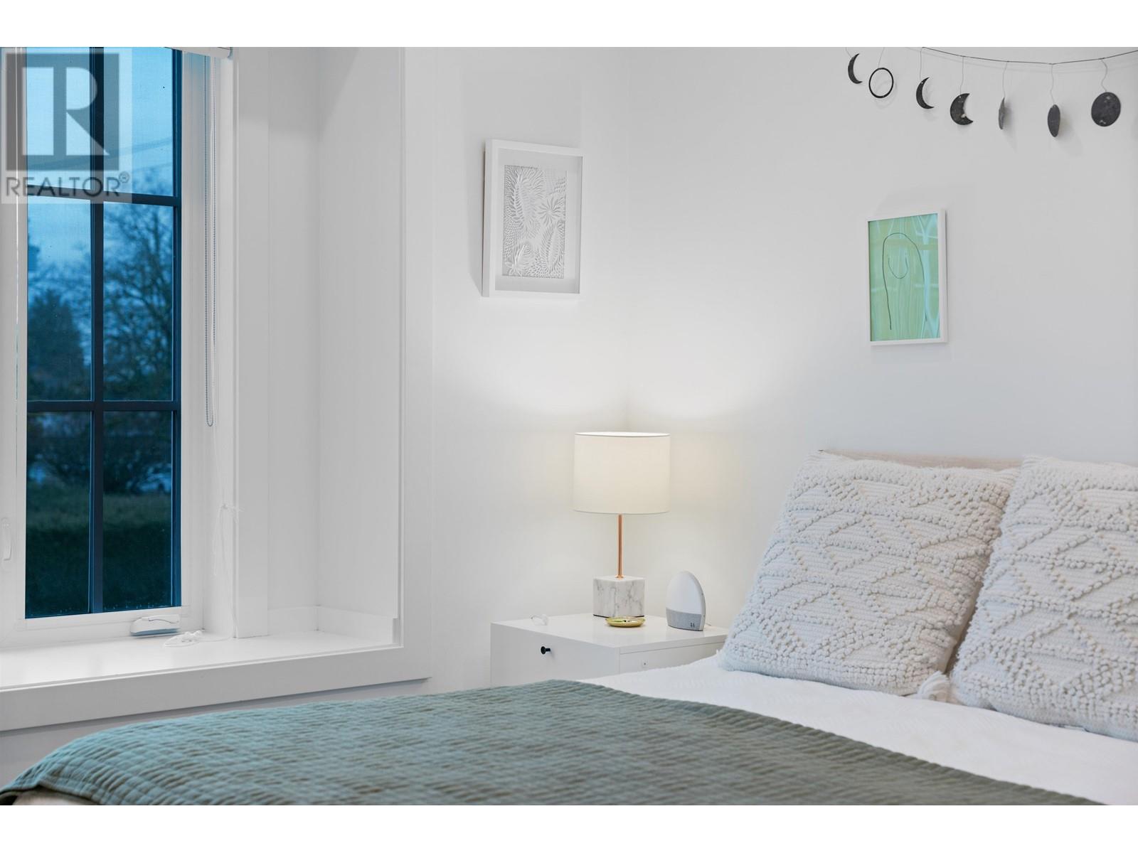 Listing Picture 18 of 38 : 978 E 13TH AVENUE, Vancouver / 溫哥華 - 魯藝地產 Yvonne Lu Group - MLS Medallion Club Member