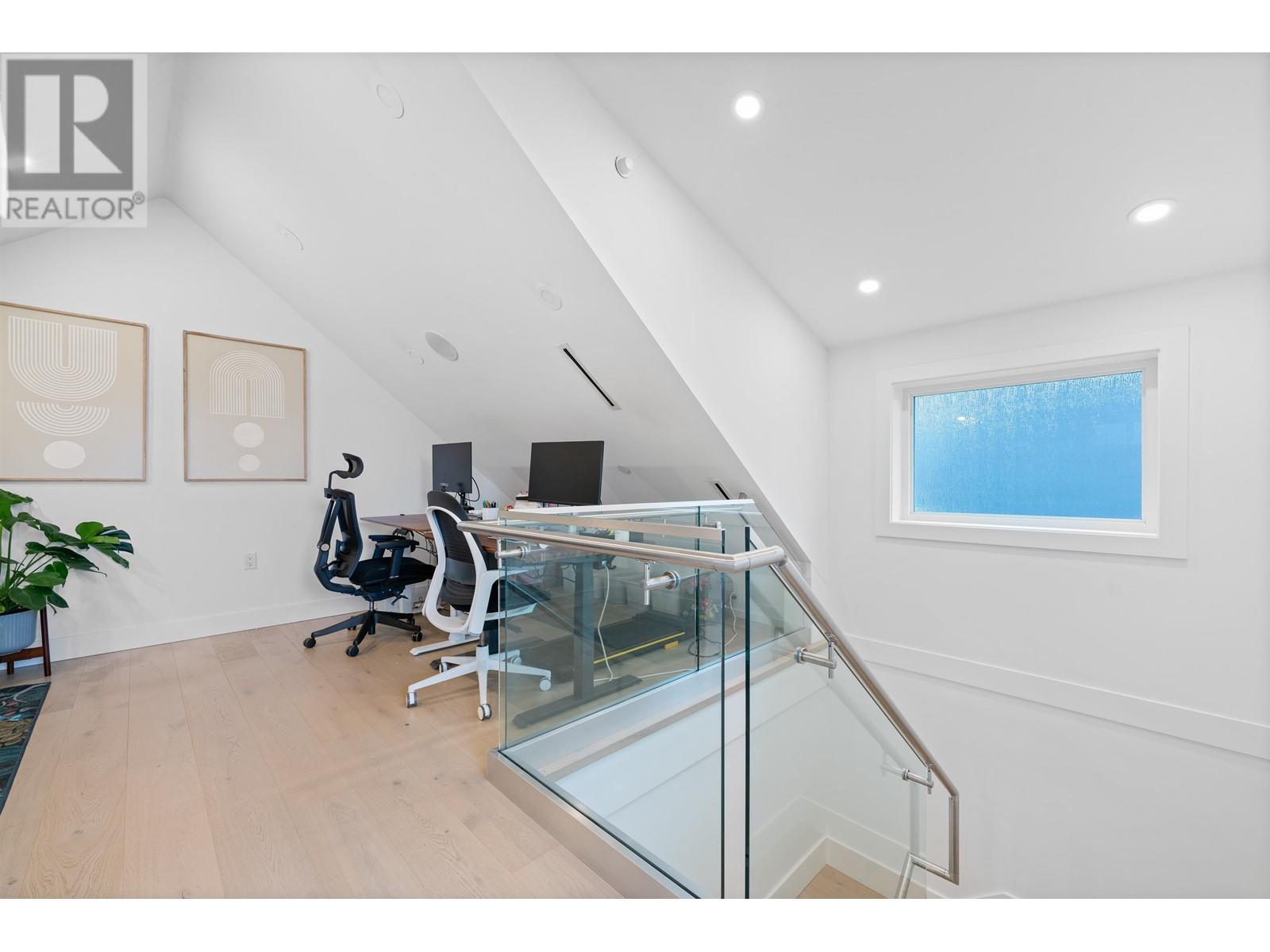 Listing Picture 28 of 38 : 978 E 13TH AVENUE, Vancouver / 溫哥華 - 魯藝地產 Yvonne Lu Group - MLS Medallion Club Member