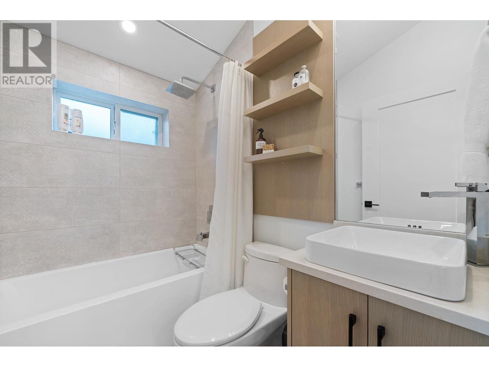 Listing Picture 30 of 38 : 978 E 13TH AVENUE, Vancouver / 溫哥華 - 魯藝地產 Yvonne Lu Group - MLS Medallion Club Member