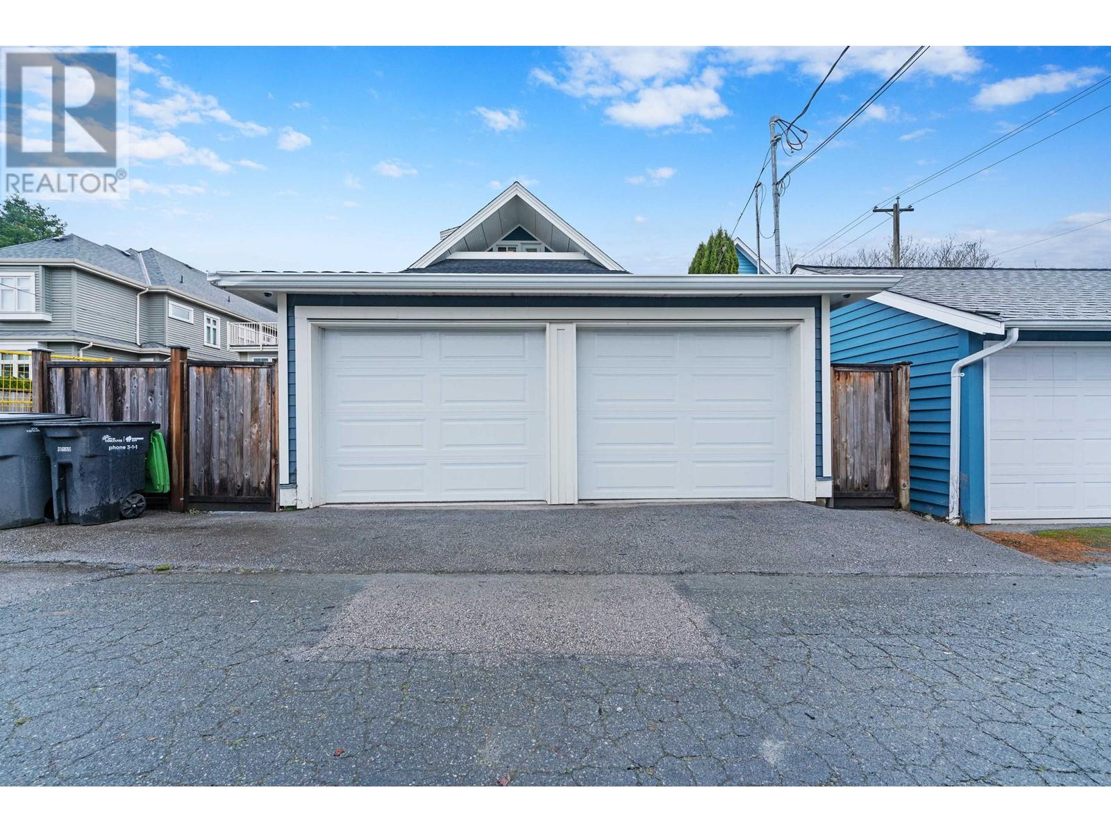 Listing Picture 34 of 38 : 978 E 13TH AVENUE, Vancouver / 溫哥華 - 魯藝地產 Yvonne Lu Group - MLS Medallion Club Member