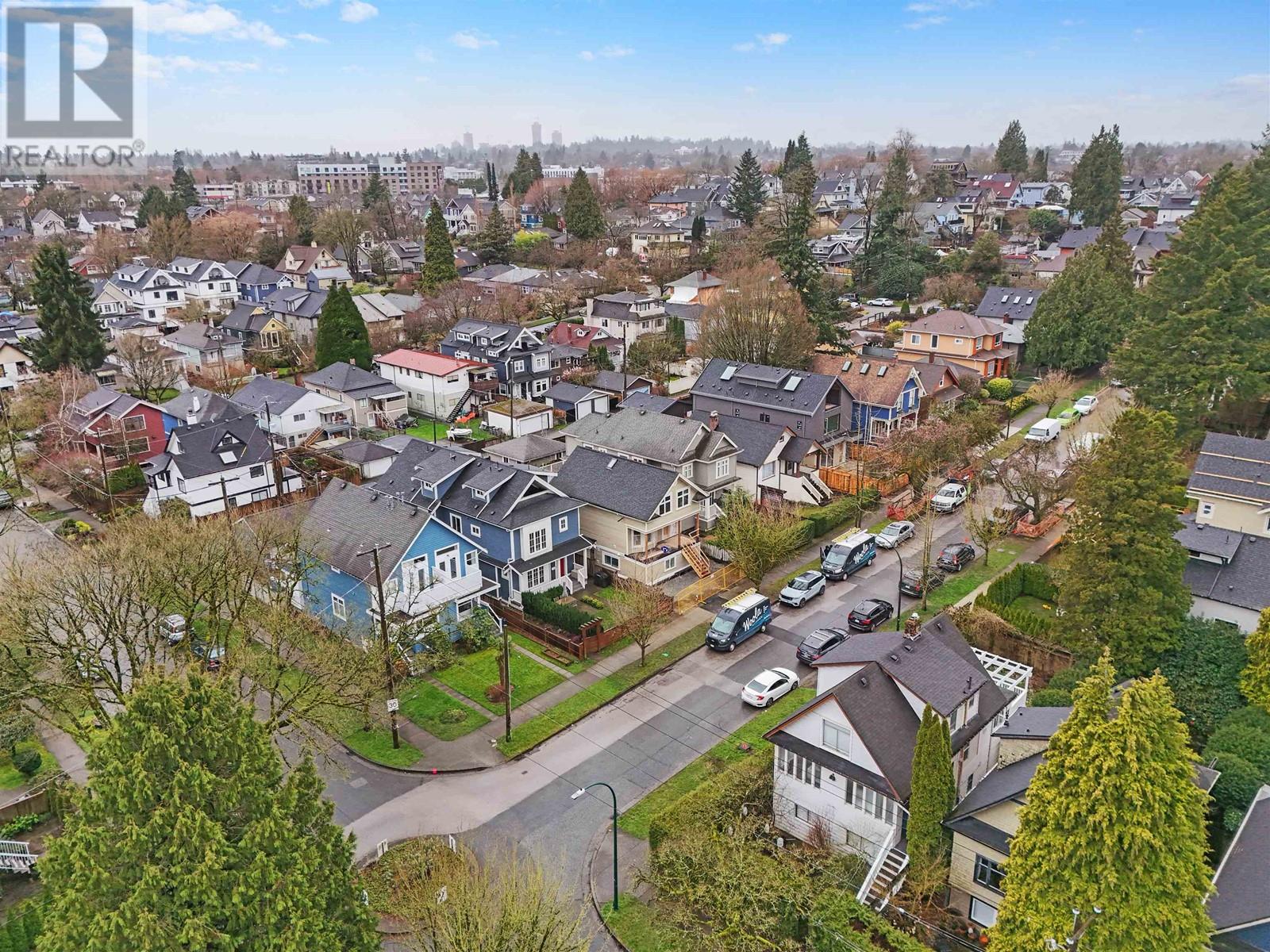 Listing Picture 37 of 38 : 978 E 13TH AVENUE, Vancouver / 溫哥華 - 魯藝地產 Yvonne Lu Group - MLS Medallion Club Member
