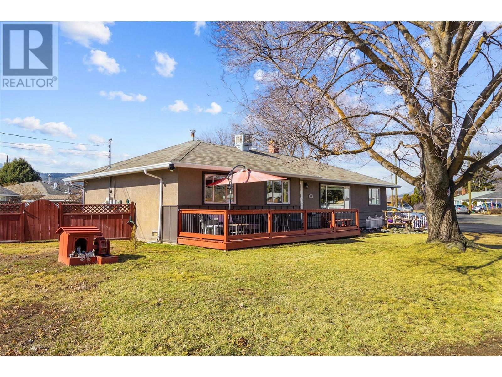 Property at 601 Regina Avenue image 3
