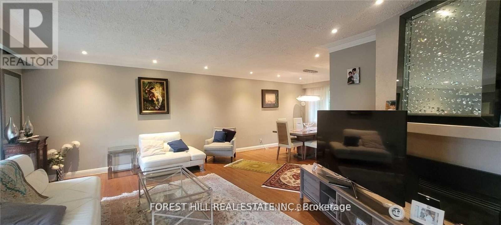 9 Vistaview Boulevard, Vaughan, Ontario  L4J 2A5 - Photo 9 - N12023425