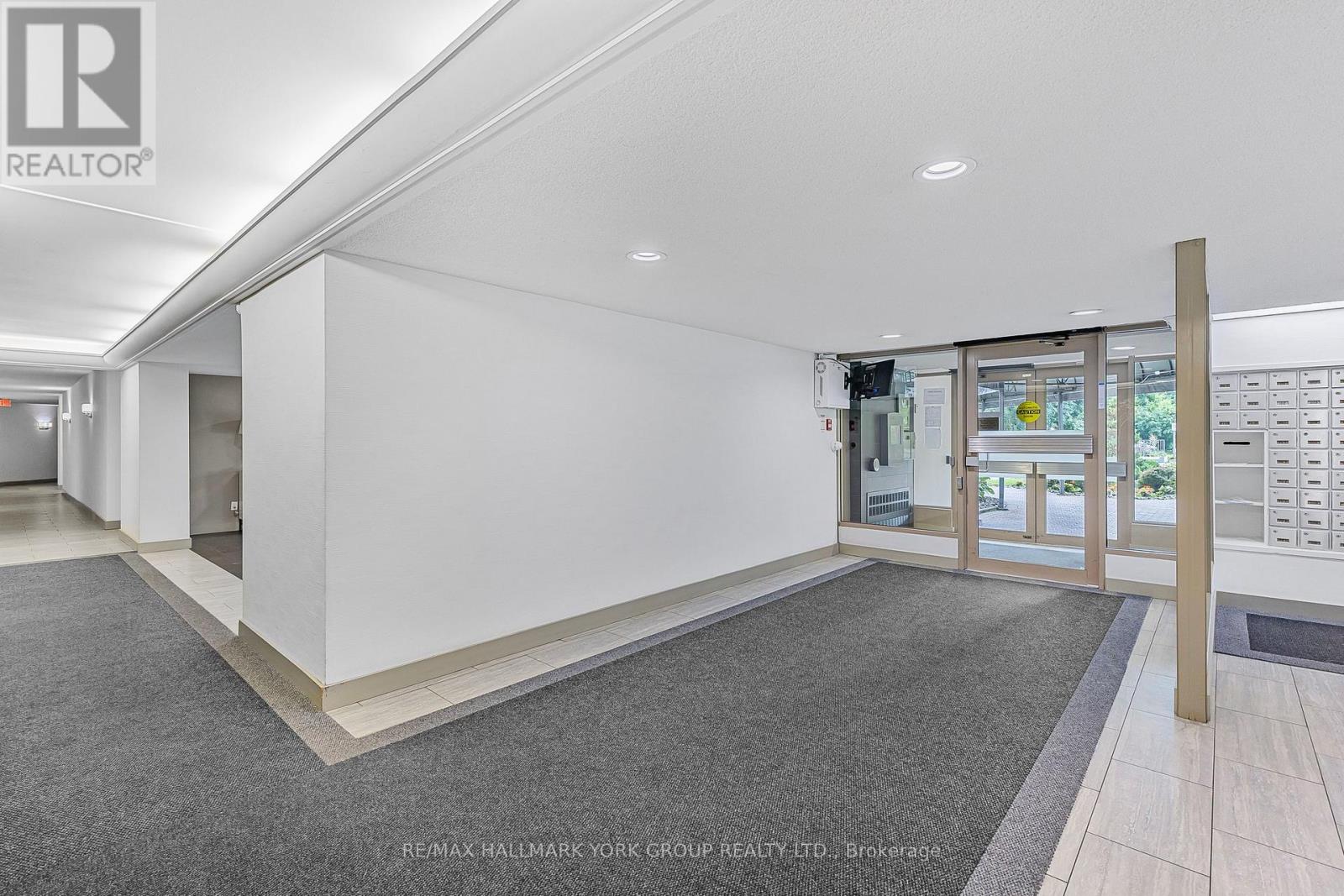 Property at 1007 - 7811 YONGE STREET image 4
