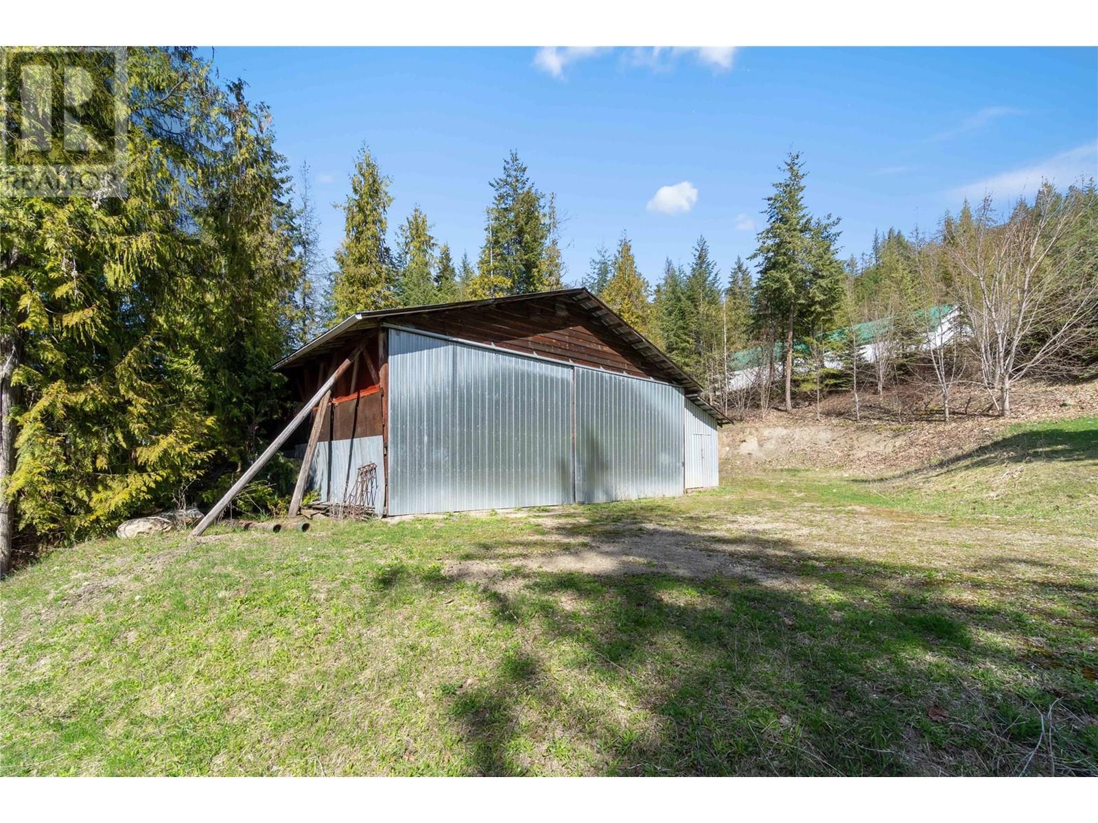 8097 Seed Road, Mara, British Columbia  V0E 2K0 - Photo 88 - 10338289