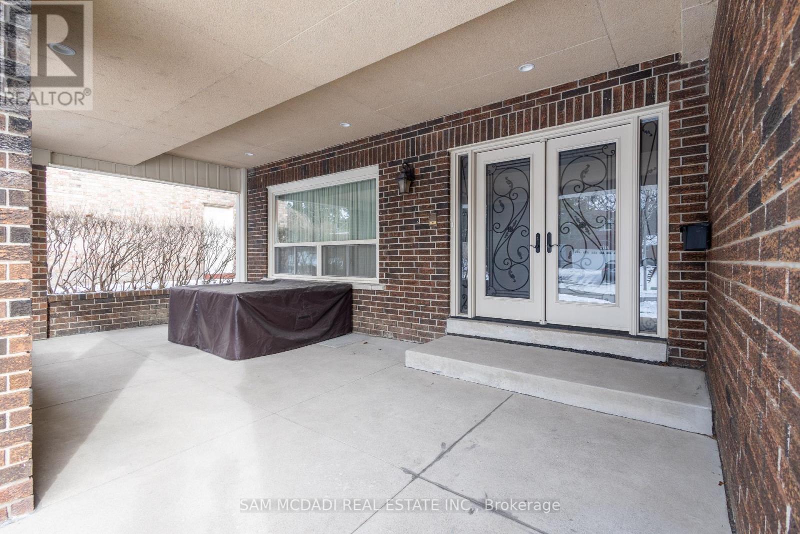 Property at 2529 CLAYMORE CRESCENT image 2