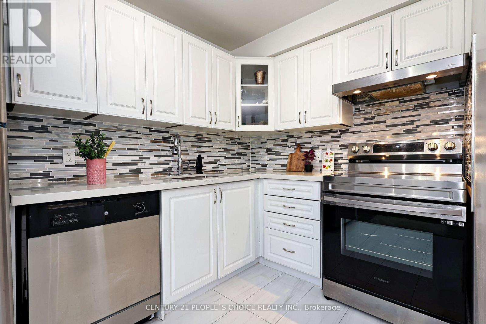411 - 35 Trailwood Drive, Mississauga, Ontario  L4Z 3K9 - Photo 9 - W12023460