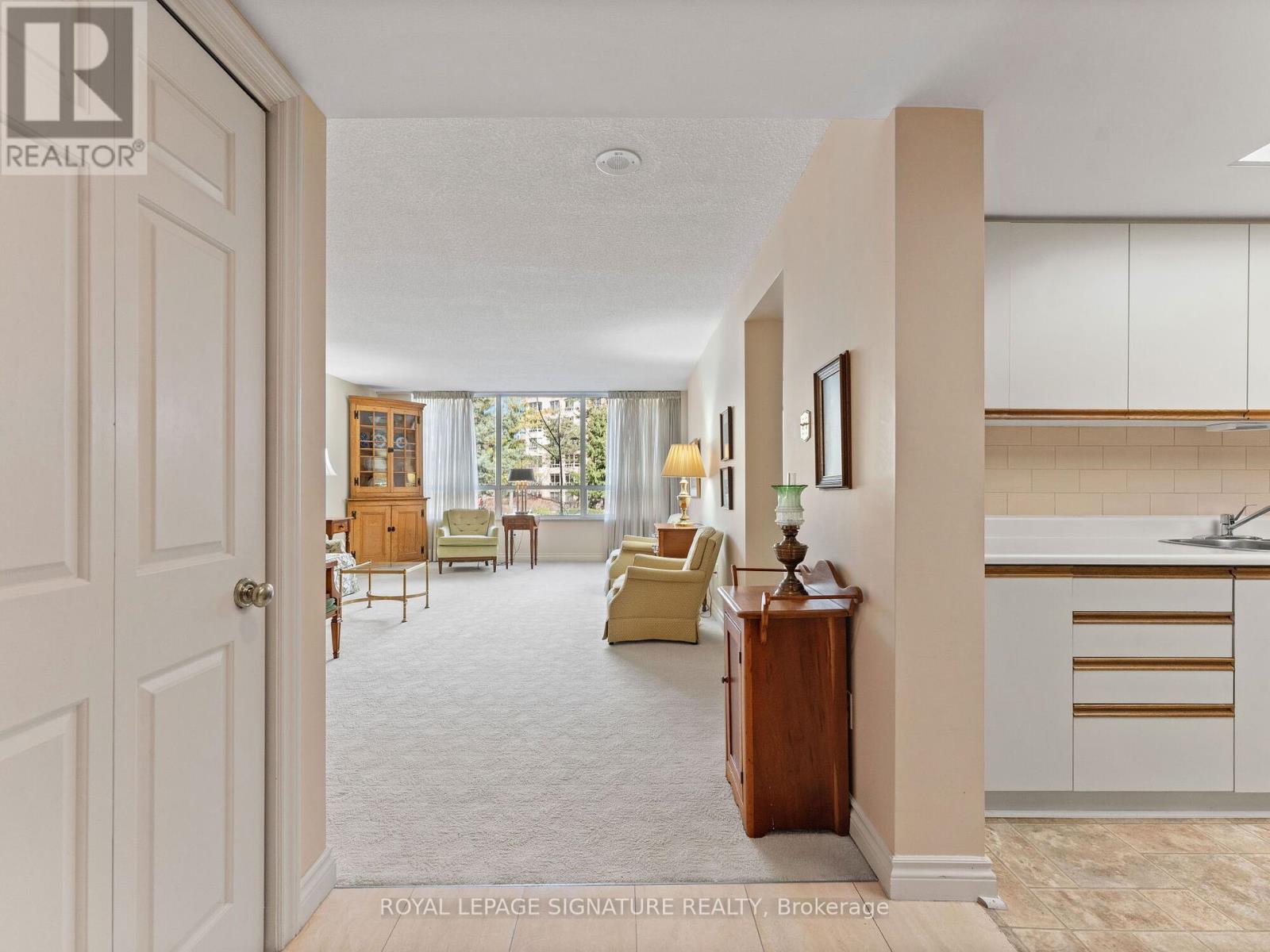 Property at 220 - 1200 DON MILLS ROAD image 4