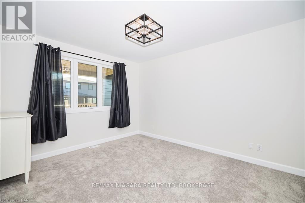 3914 Mitchell Crescent, Fort Erie, Ontario  L0S 1S0 - Photo 12 - X12023625