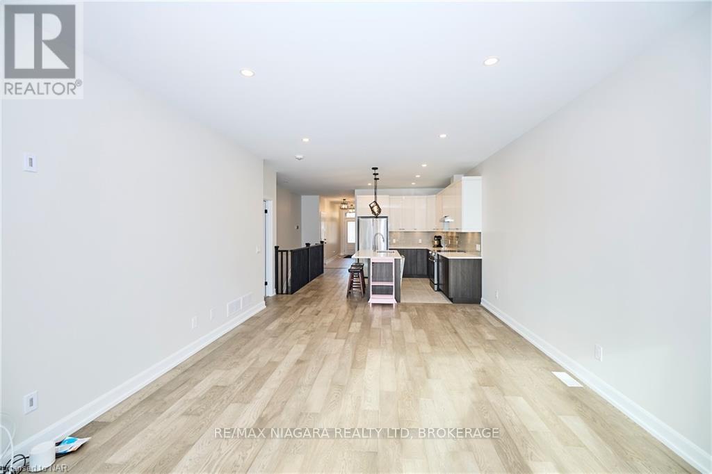 3914 Mitchell Crescent, Fort Erie, Ontario  L0S 1S0 - Photo 9 - X12023625