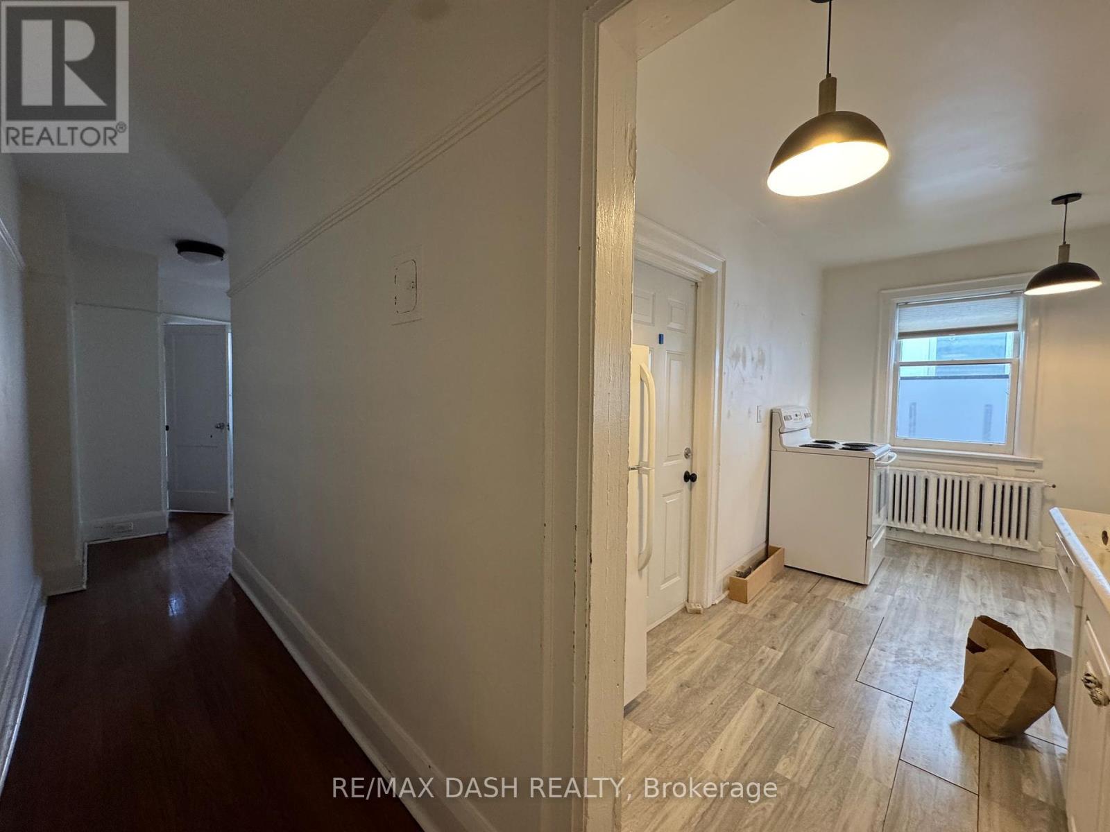 Main - 40 Hammersmith Avenue, Toronto, Ontario  M4E 2W4 - Photo 12 - E11988093