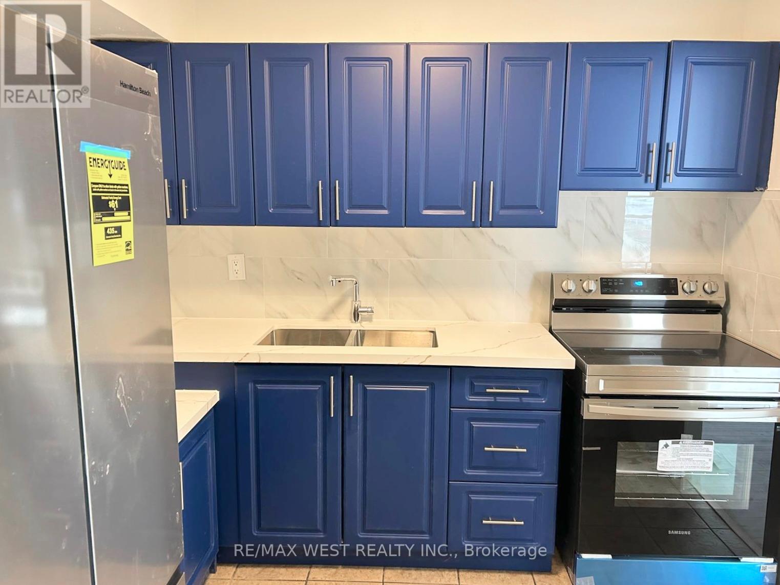 Property at 1108 - 330 DIXON ROAD image 3