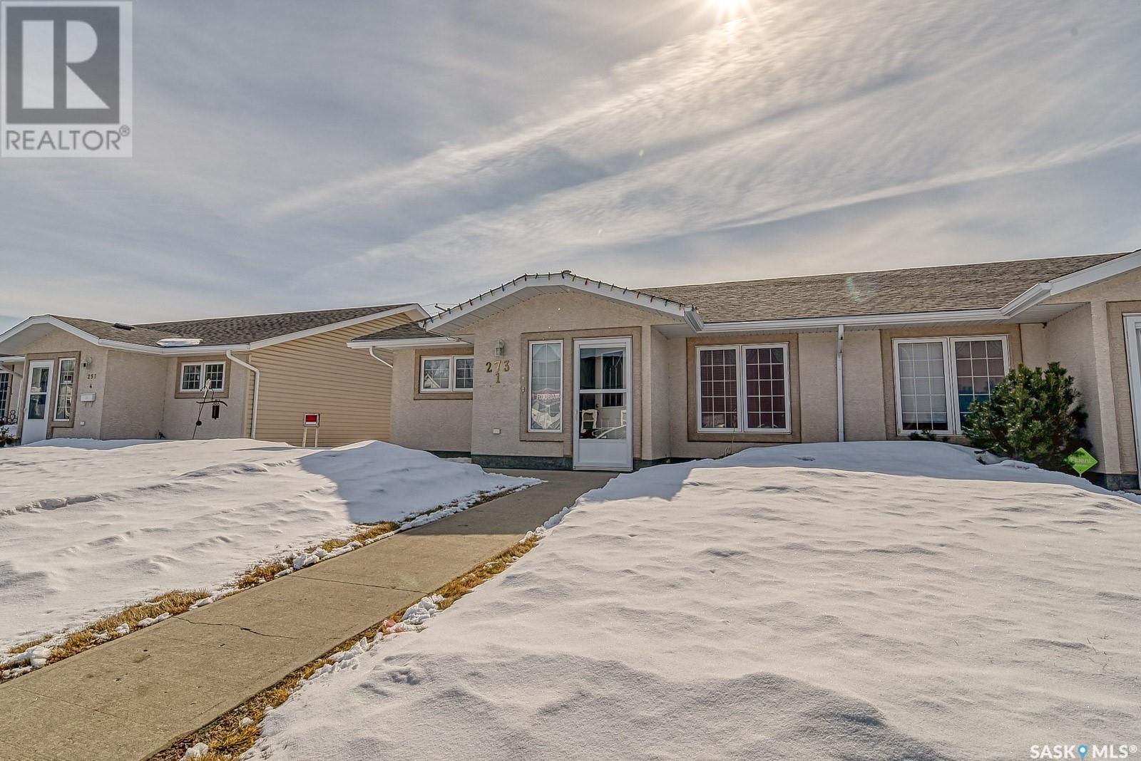 1 273 Fairford STREET W, moose jaw, Saskatchewan