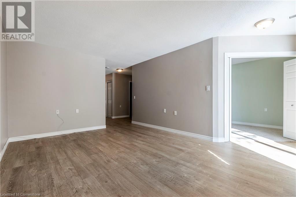 25 Szollosy Circle, Hamilton, Ontario  L9B 1T8 - Photo 8 - 40701730