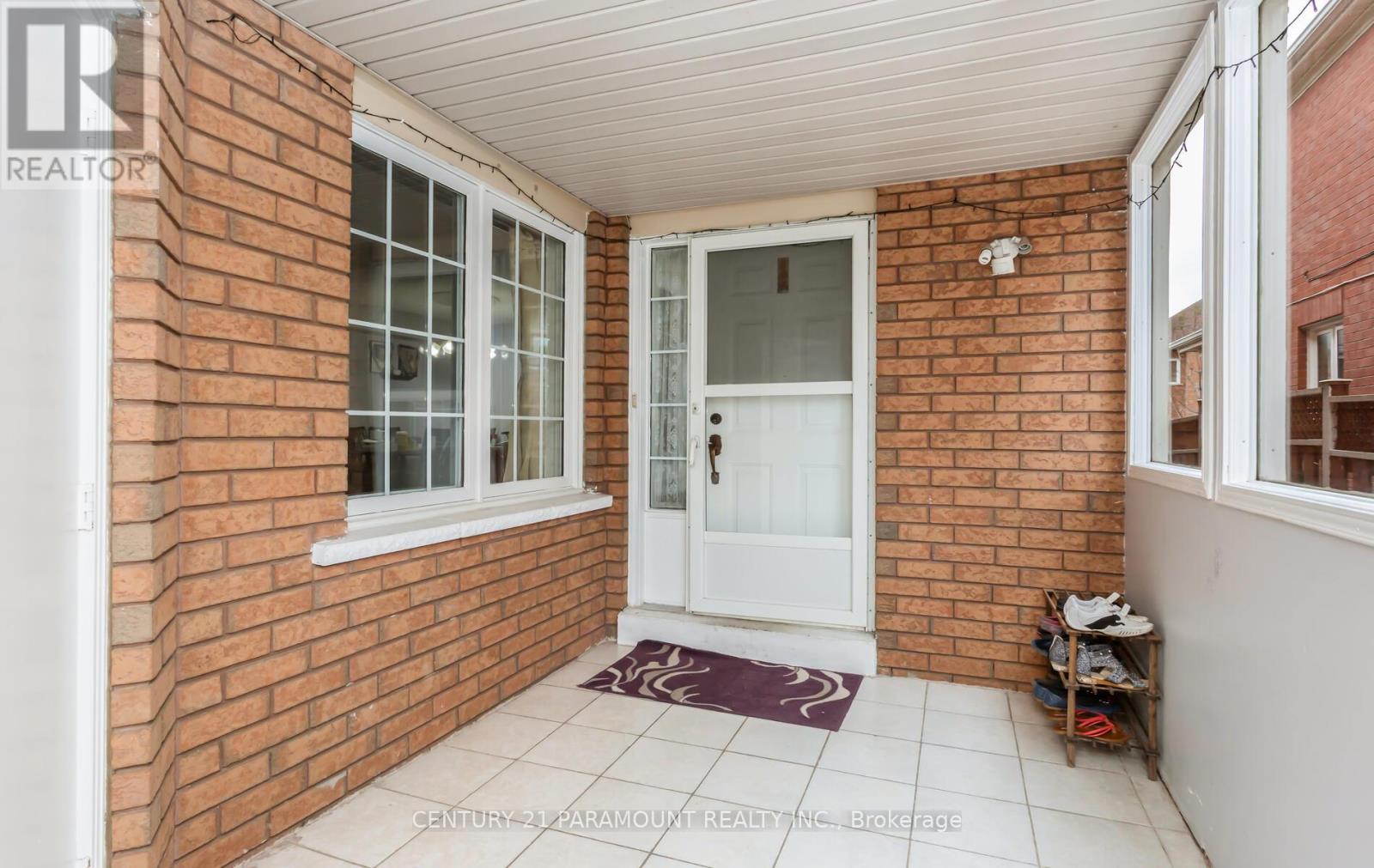 Property at 106 WILDBERRY CRESCENT image 5